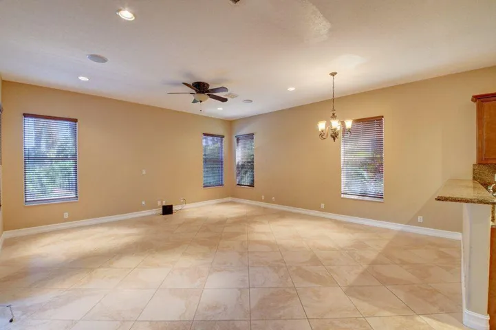 Eat in Kit/Family Room