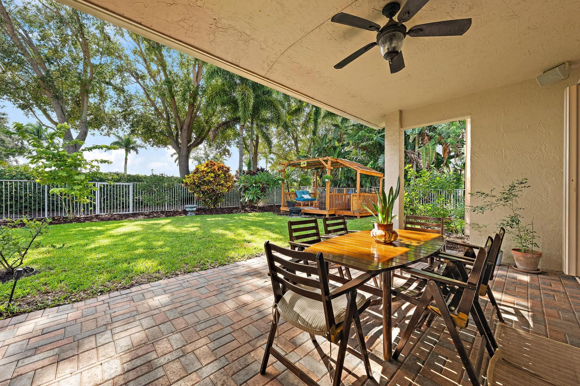 4636 Windward Cove Ln-23