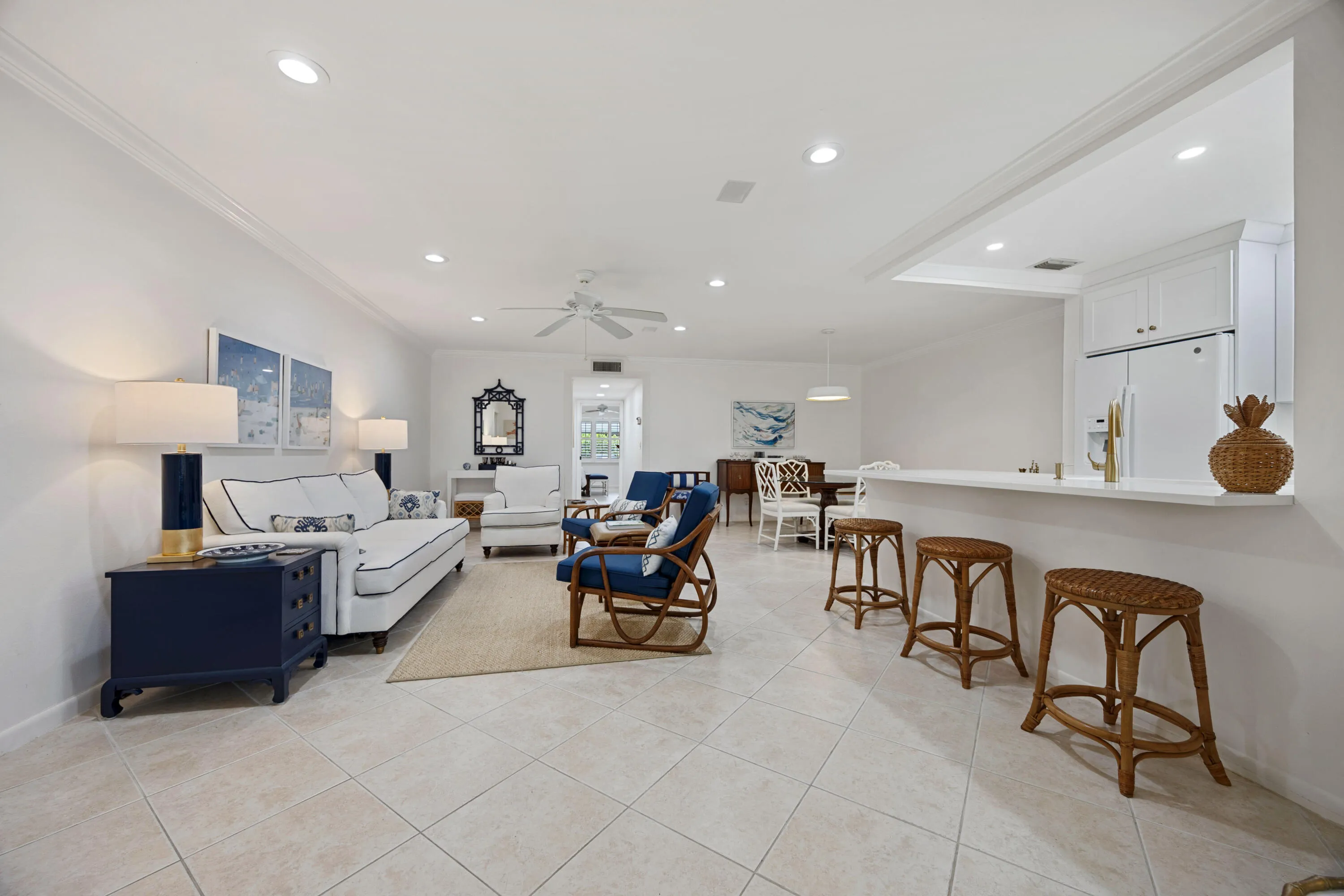 Tile flooring on diagonal throughout & crown molding