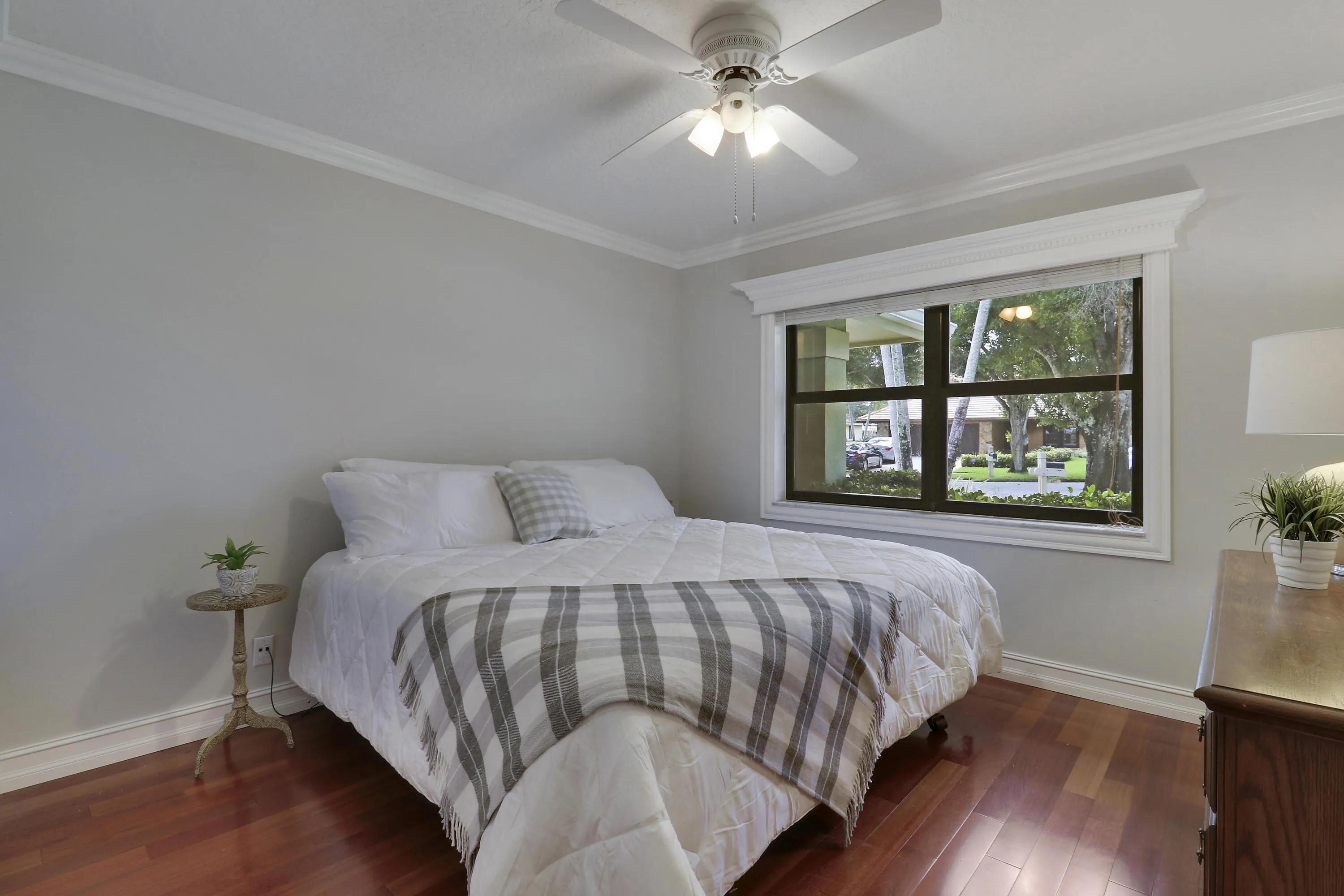 Guest bed 1