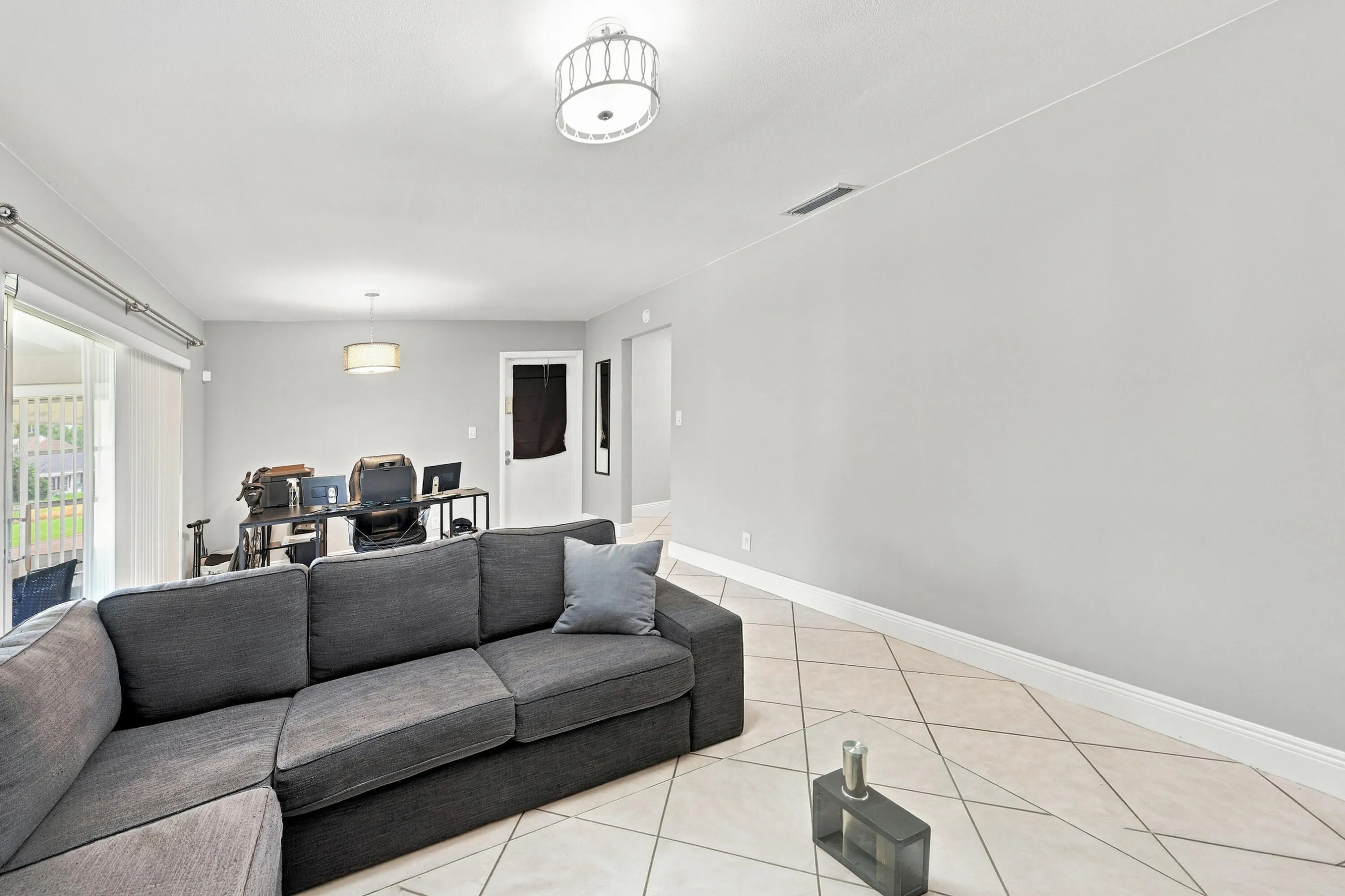 06_living room