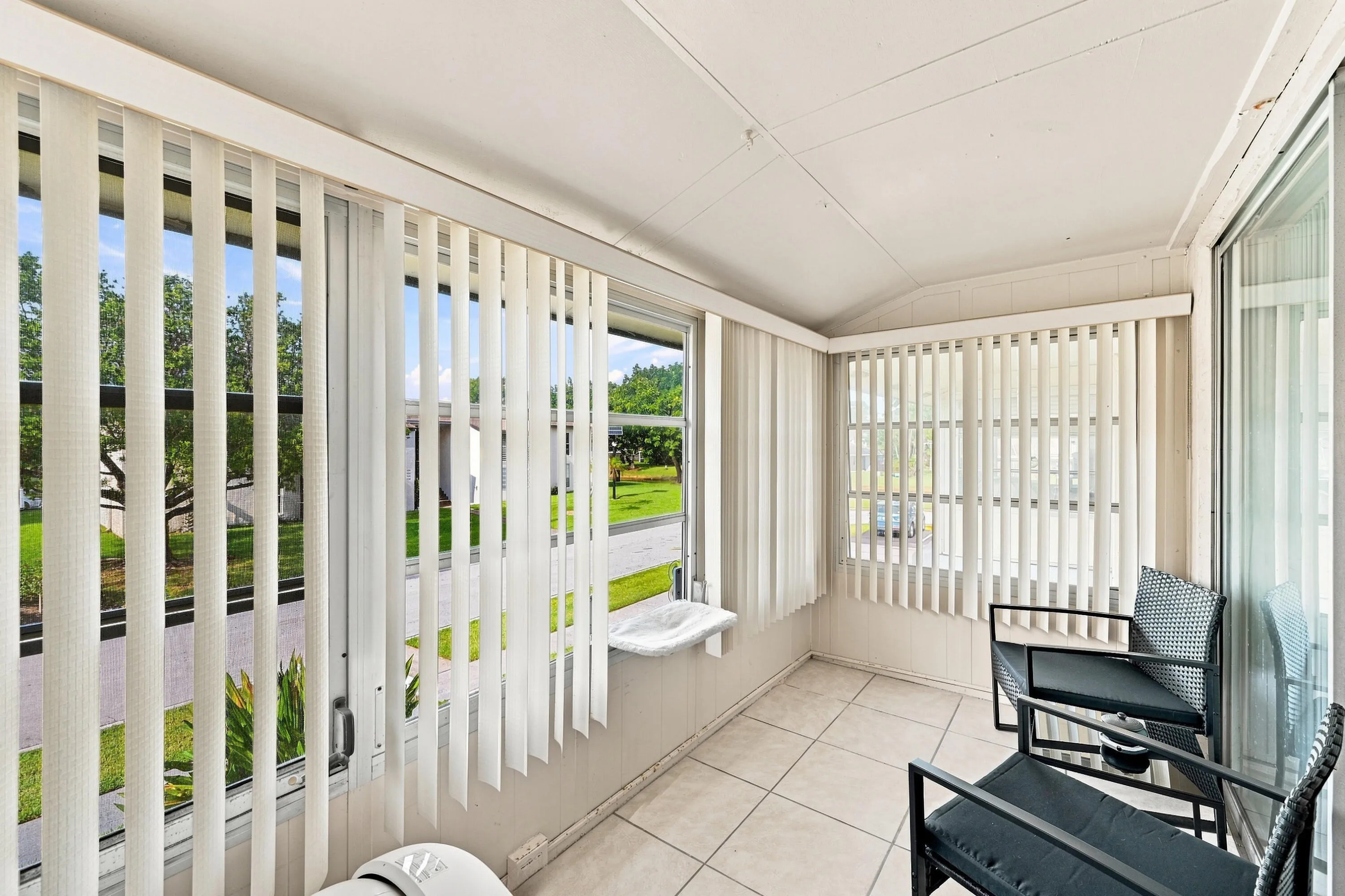 24_sun room