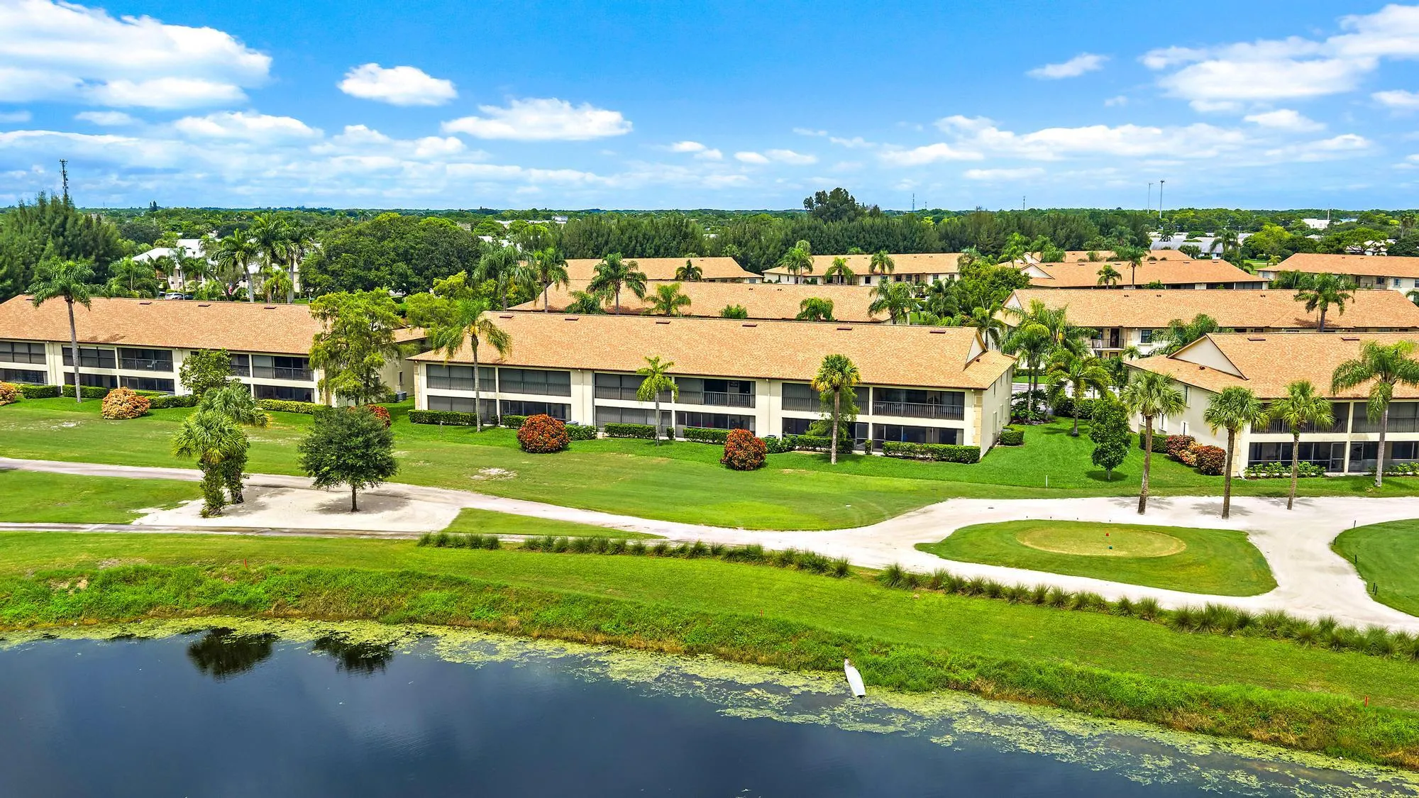 1302 Pinecrest Cir apt C-126