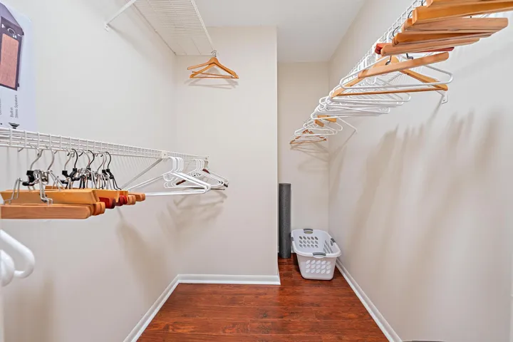 Master Walkin Closet