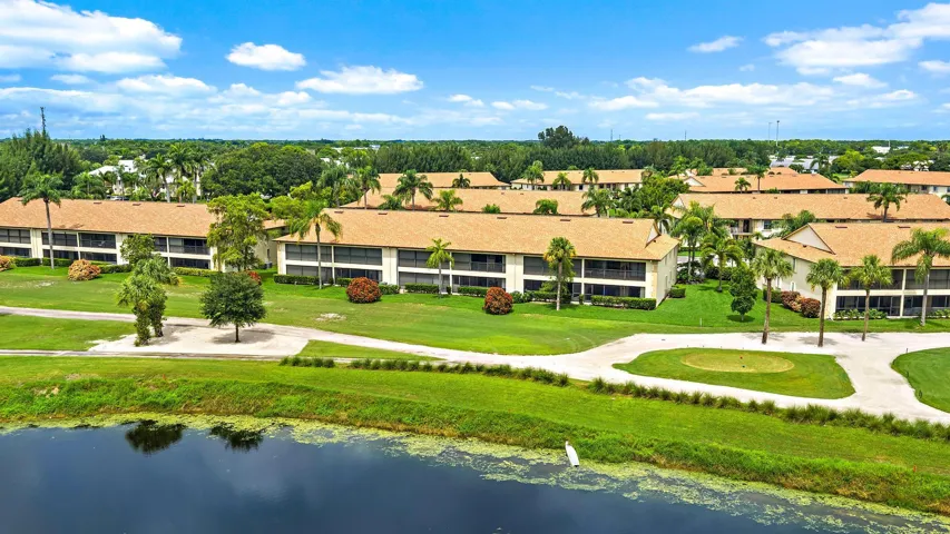 1302 Pinecrest Cir apt C-126