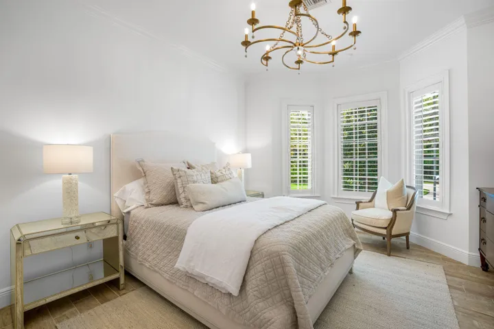 SPACIOUS GUEST EN SUITE WITH PEACEFUL GARDEN VIEW