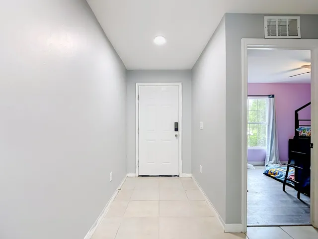 4306 NE 24th Place-21