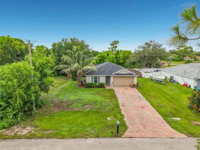 4306 NE 24th Place-10