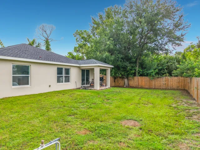 4306 NE 24th Place-65