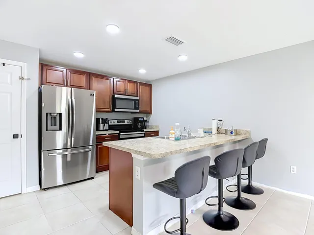4306 NE 24th Place-29