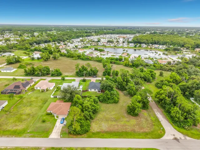 4306 NE 24th Place-83
