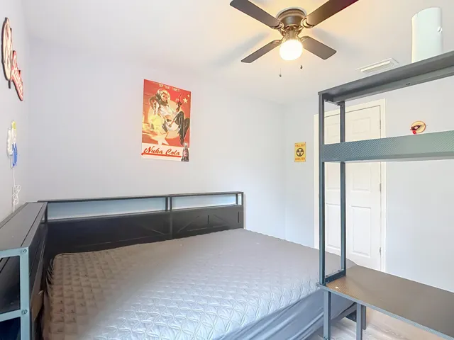 4306 NE 24th Place-41