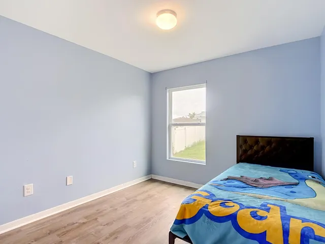 4306 NE 24th Place-49