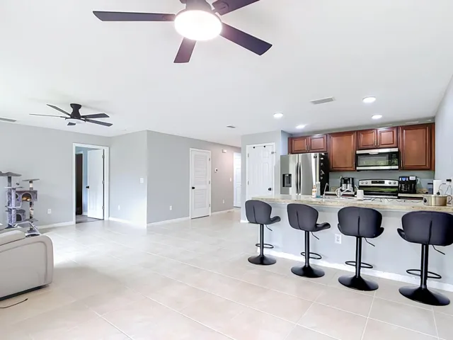4306 NE 24th Place-34