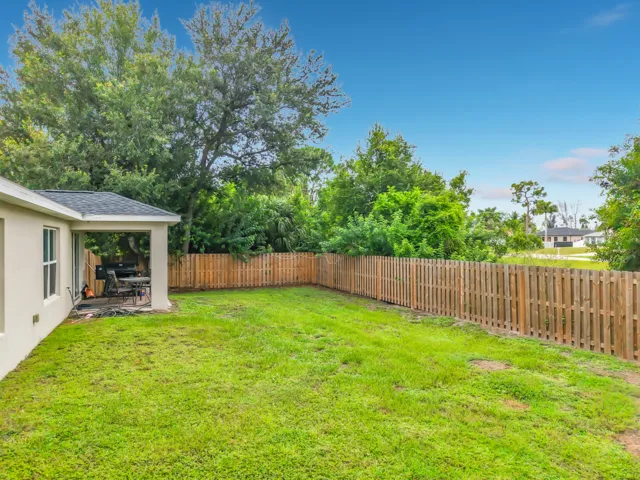 4306 NE 24th Place-64