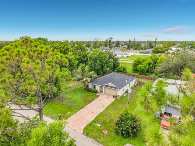 4306 NE 24th Place-9