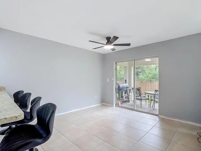 4306 NE 24th Place-28