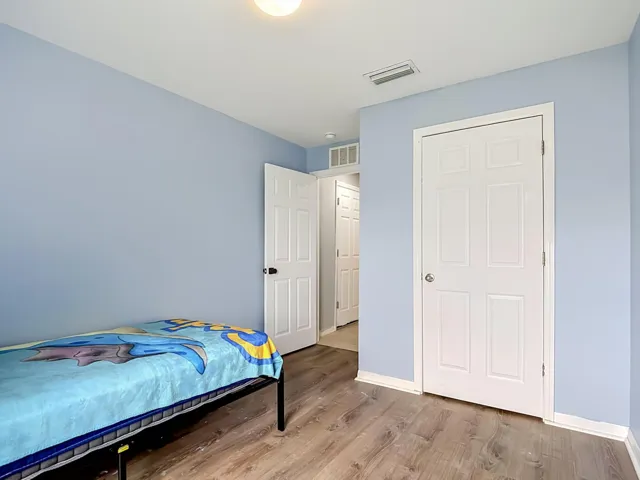 4306 NE 24th Place-51
