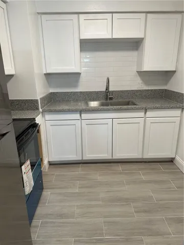 New occupants will enjoy a new kitchen (cabinets, appliances and flooring)