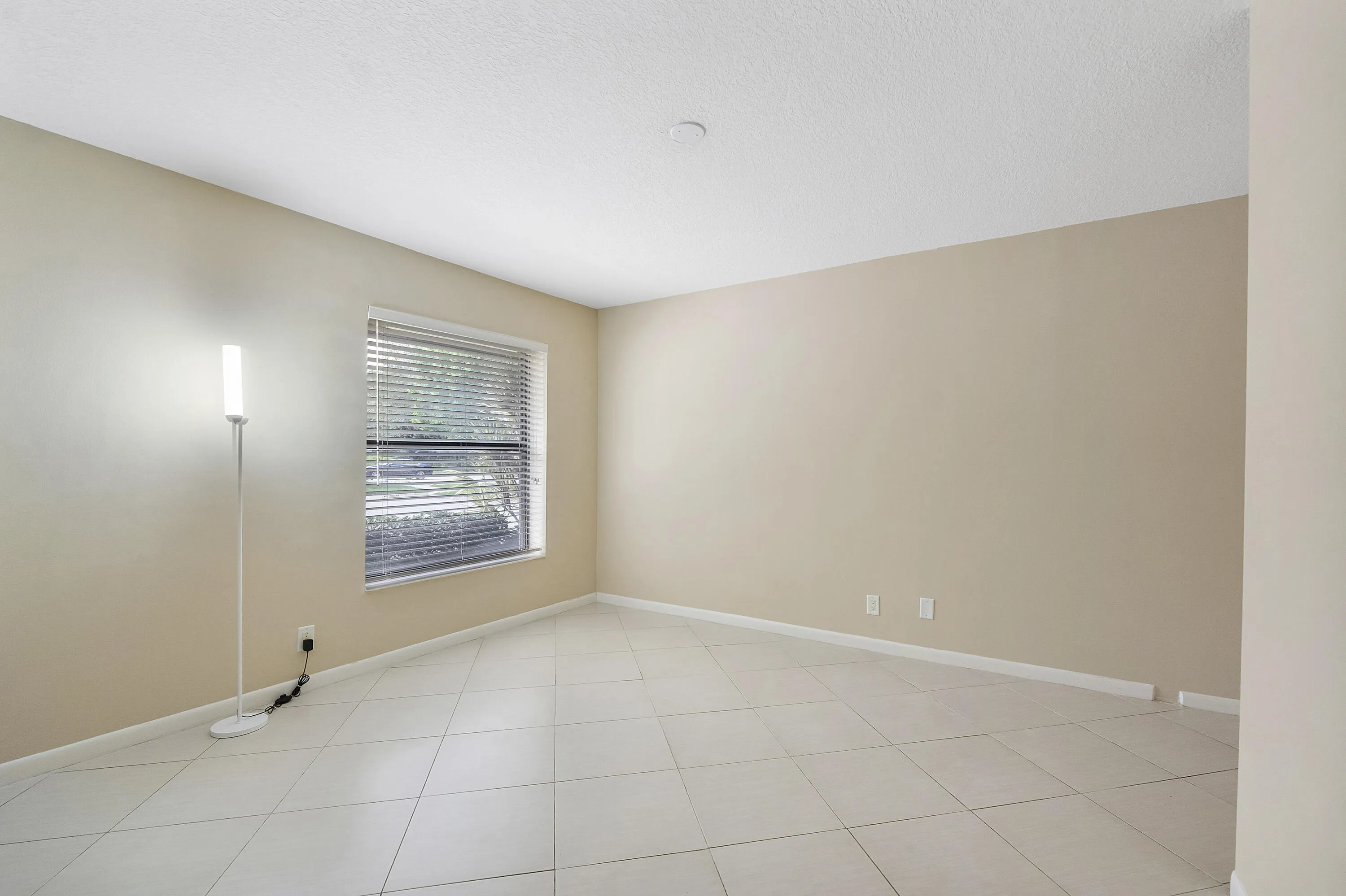 3356 Carambola Cir S_006