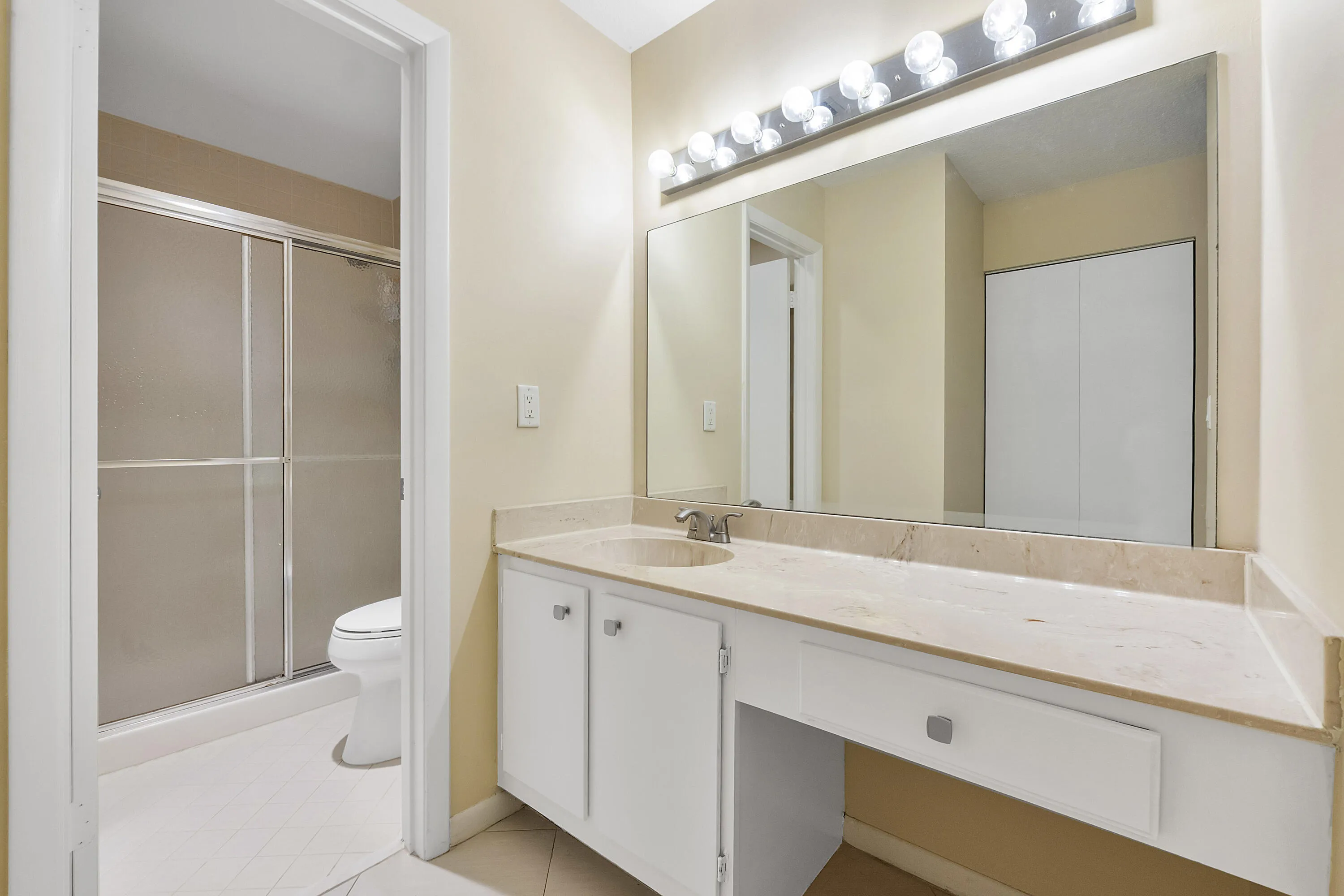 3356 Carambola Cir S_026