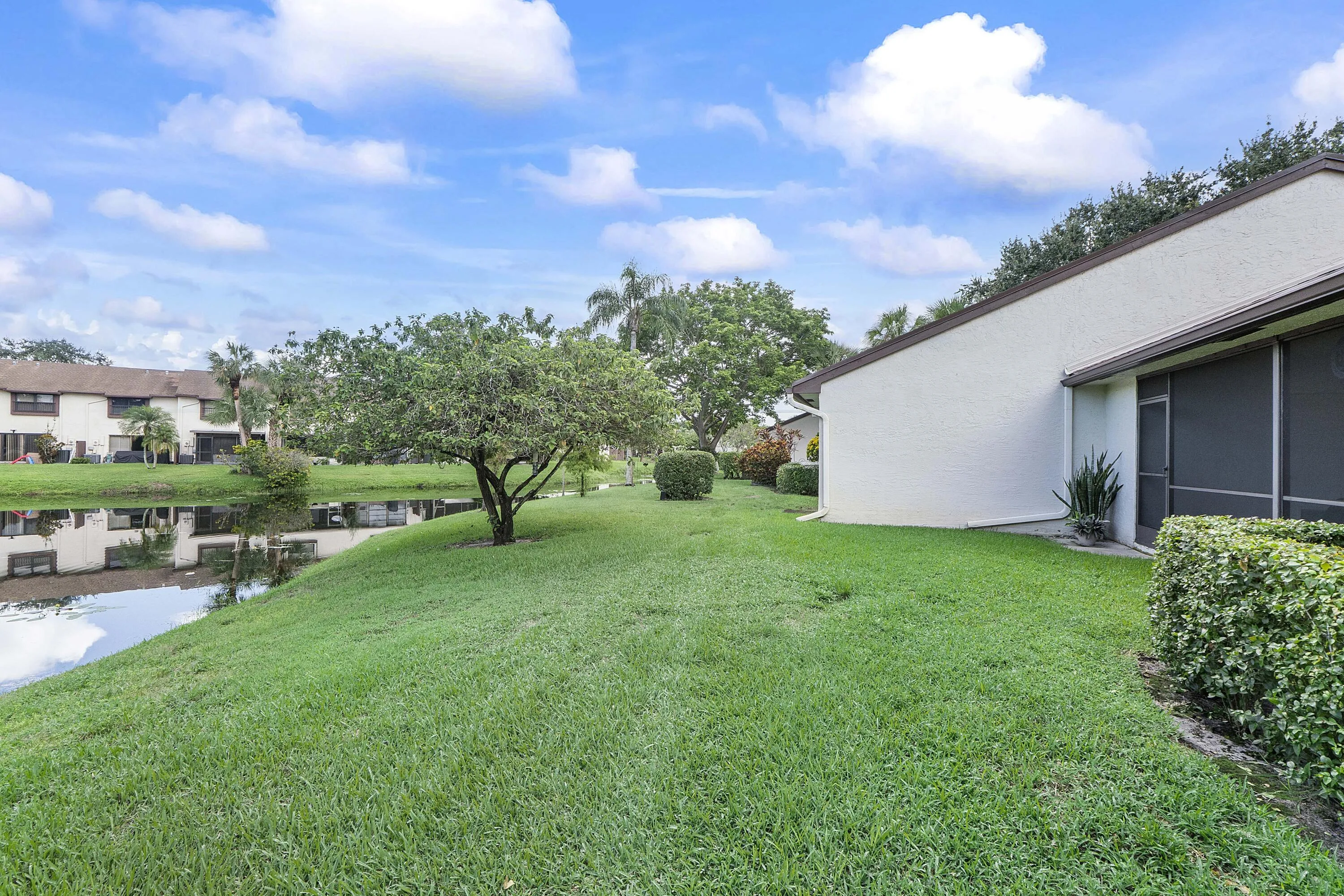 3356 Carambola Cir S_030