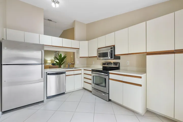 3356 Carambola Cir S_009