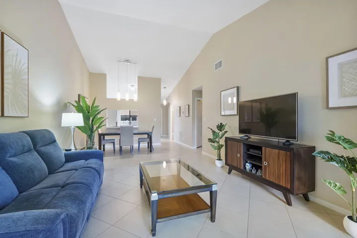 3356 Carambola Cir S_018