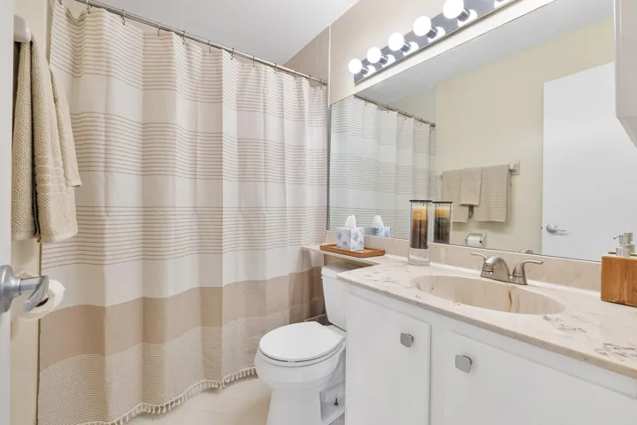 3356 Carambola Cir S_019