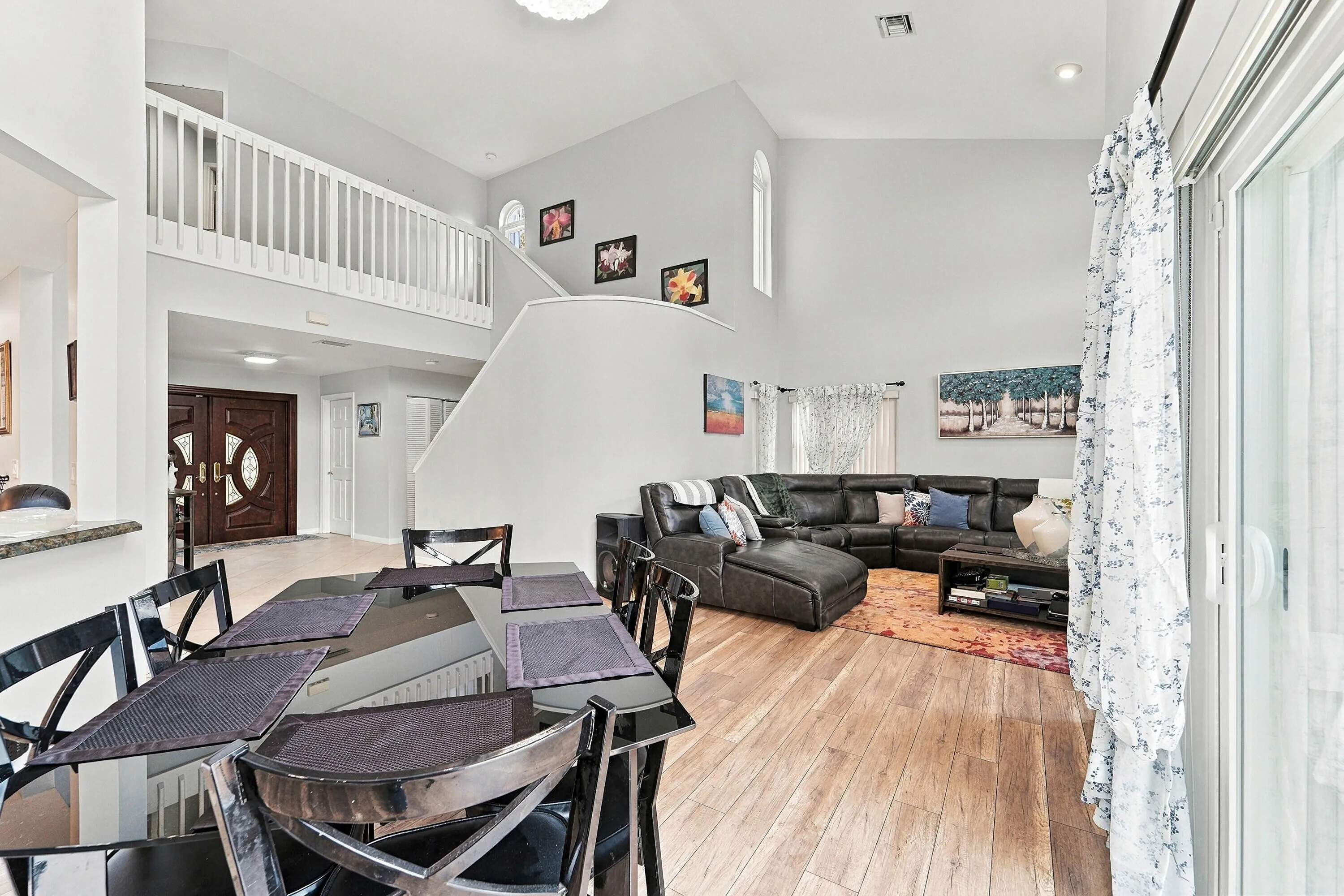 10_dining area