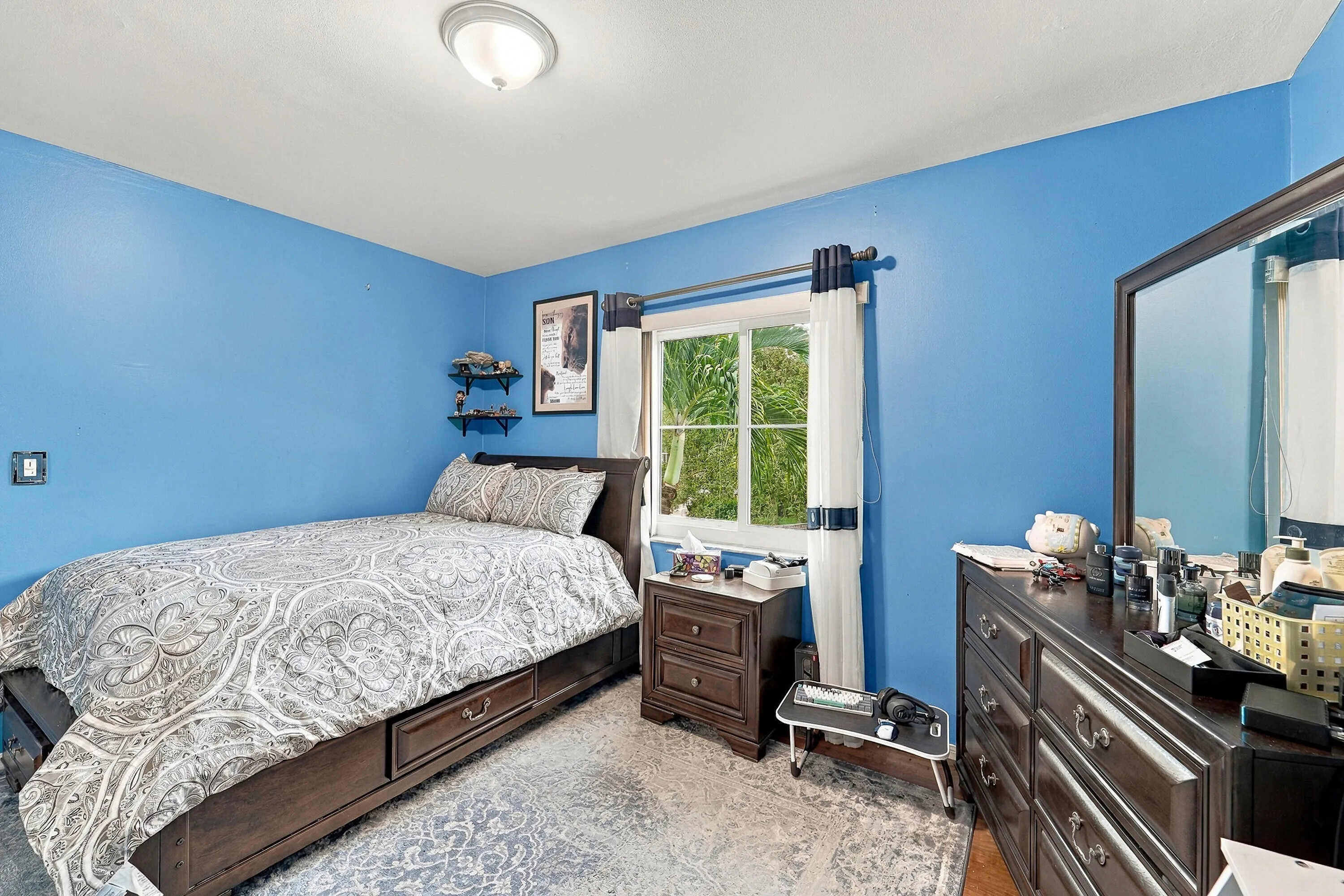27_bedroom