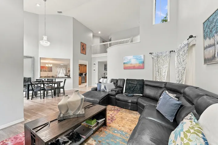 09_living room