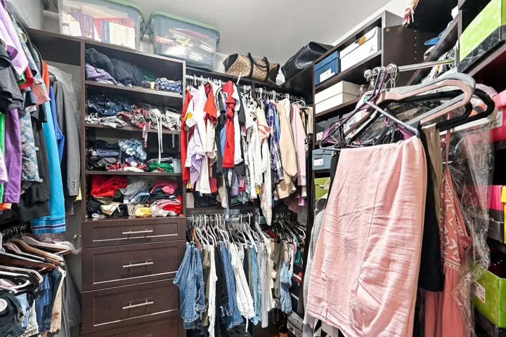 19_primary closet