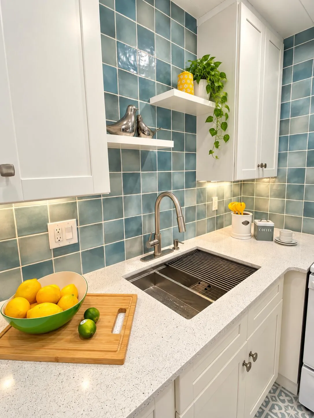 Undermount sink