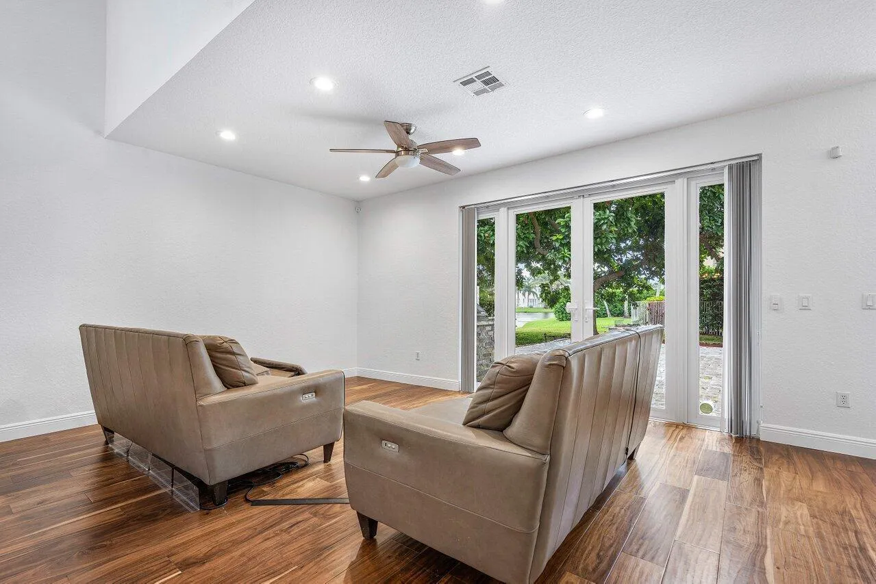 012-6328StonehurstCircle-LakeWorth-FL-33