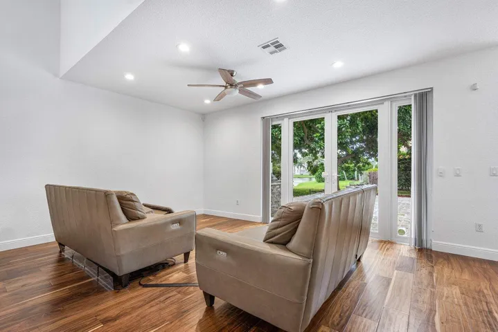 012-6328StonehurstCircle-LakeWorth-FL-33