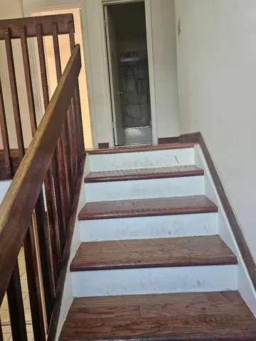 E17