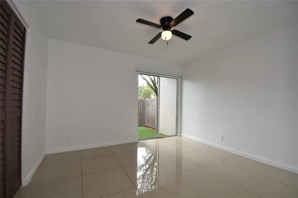 2nd bedroom 4