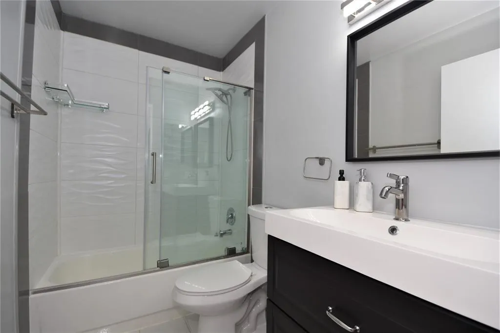 2nd bathroom 2