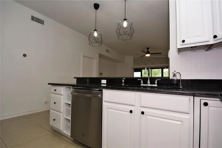 Kitchen 6