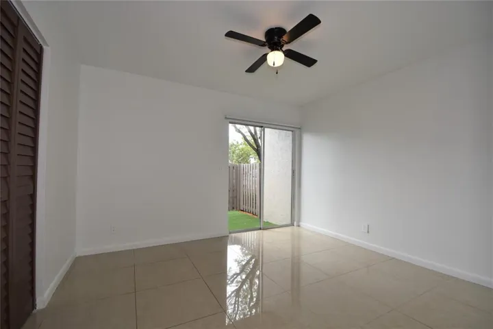 2nd bedroom 4