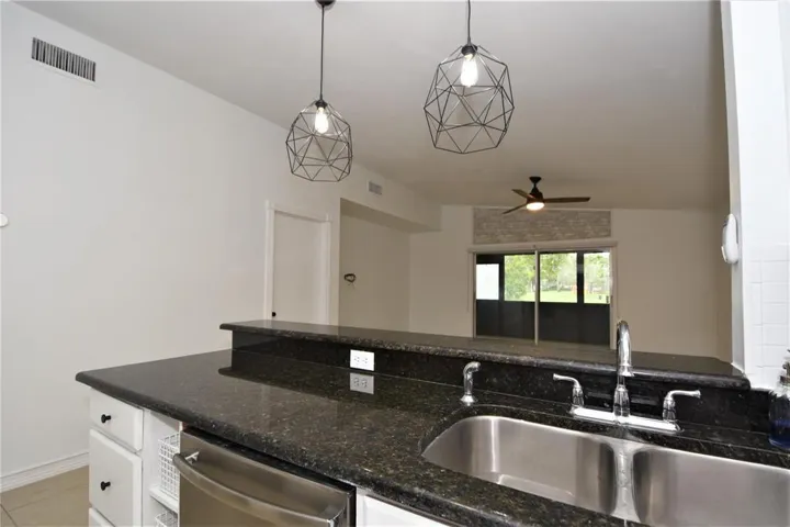 Kitchen 7