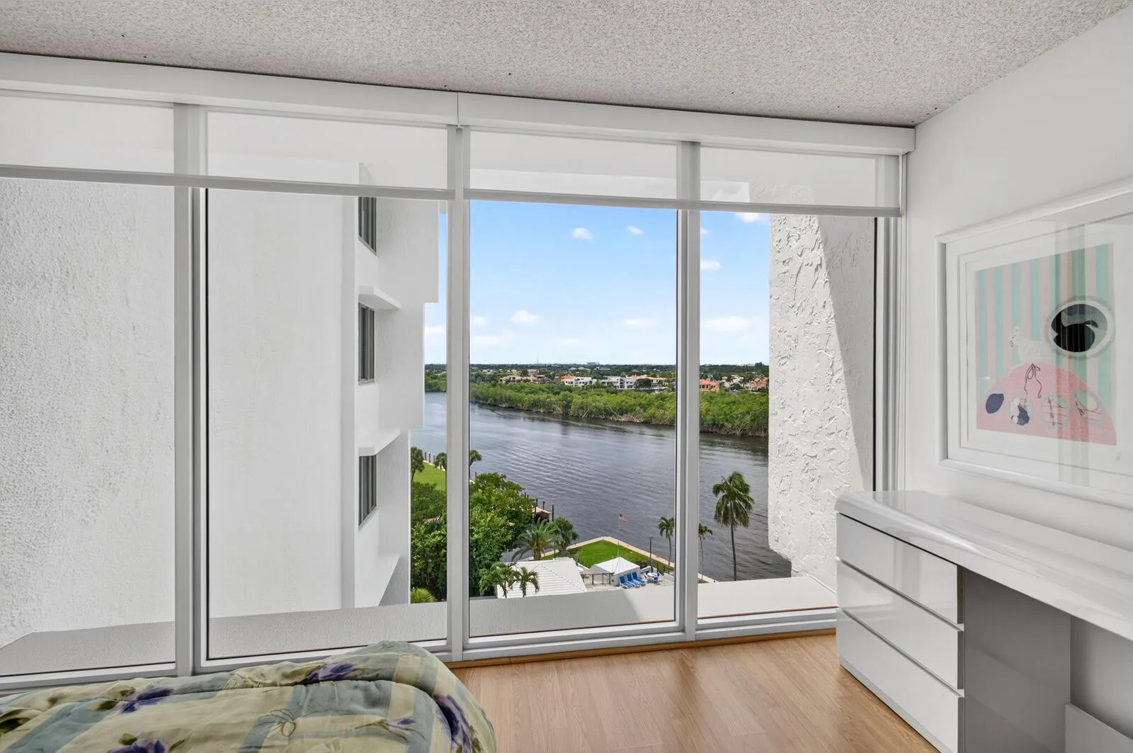 FLOOR TO CEILING WINDOWS
