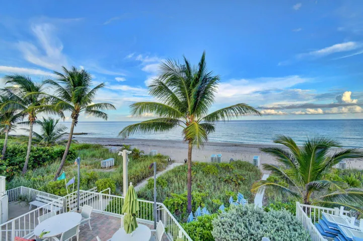BEACH CLUB BOARDWALK
