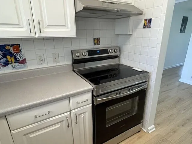 Kitchen with new stove