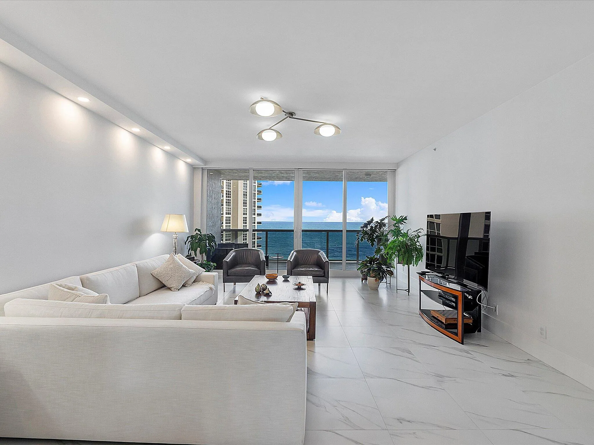 13-3100 N Ocean Blvd u1202_013