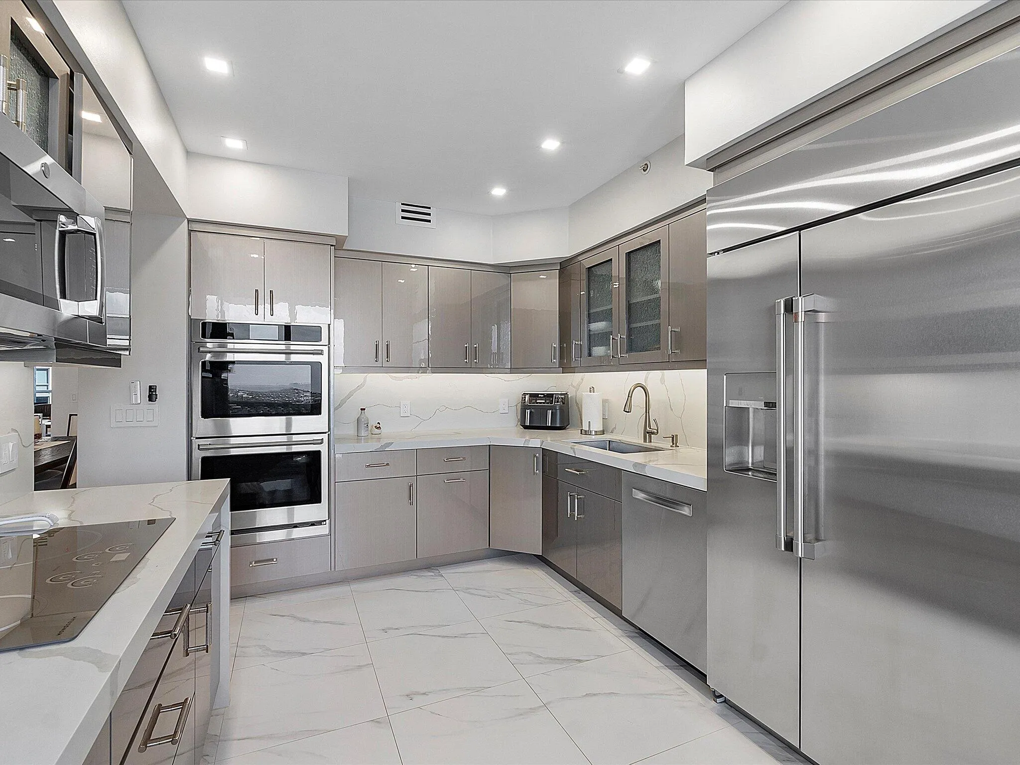 10-3100 N Ocean Blvd u1202_010