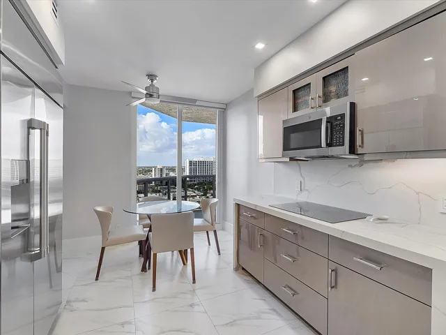 09-3100 N Ocean Blvd u1202_009