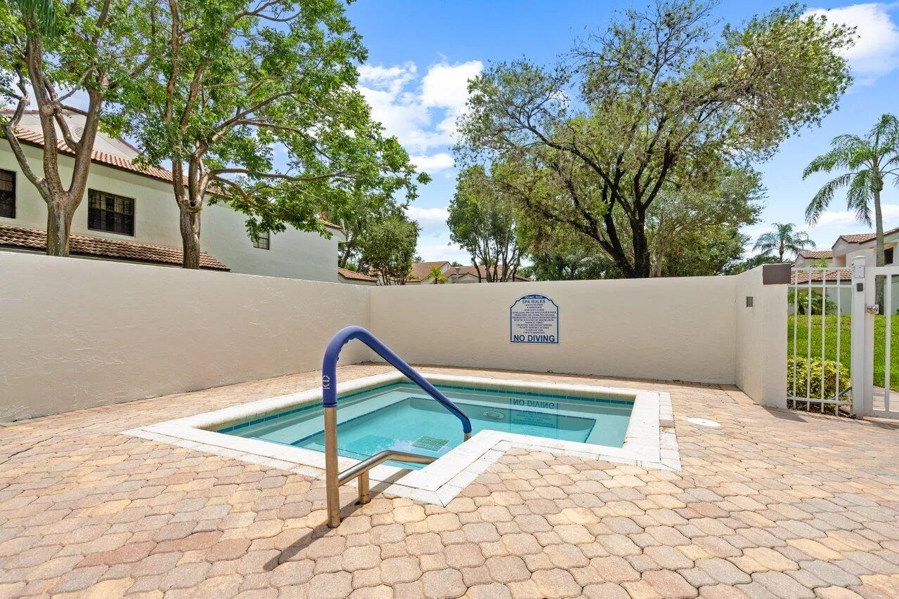 048-2621SpiceberryLane-BoyntonBeach-FL-3