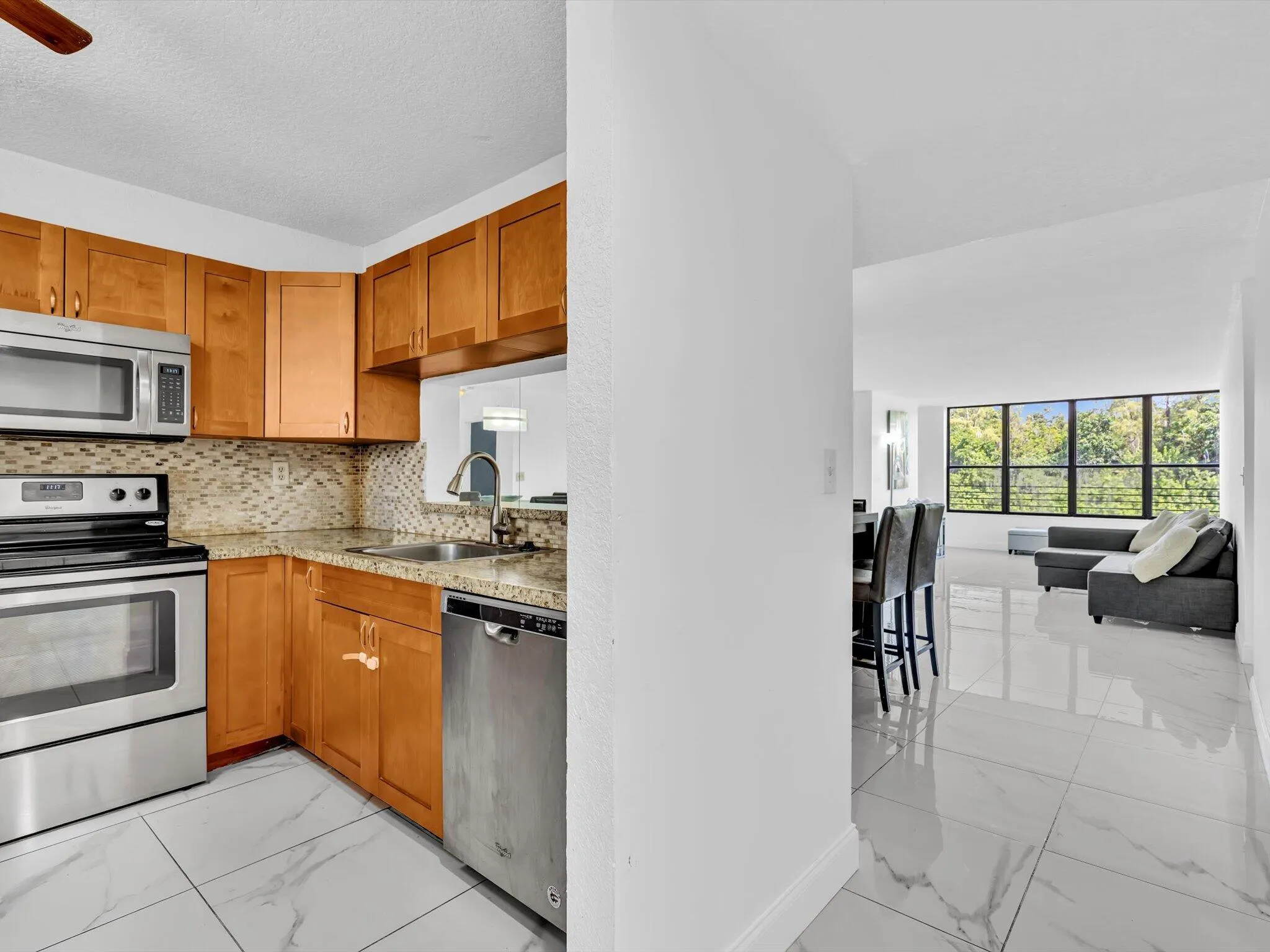 Kitchen & Living room